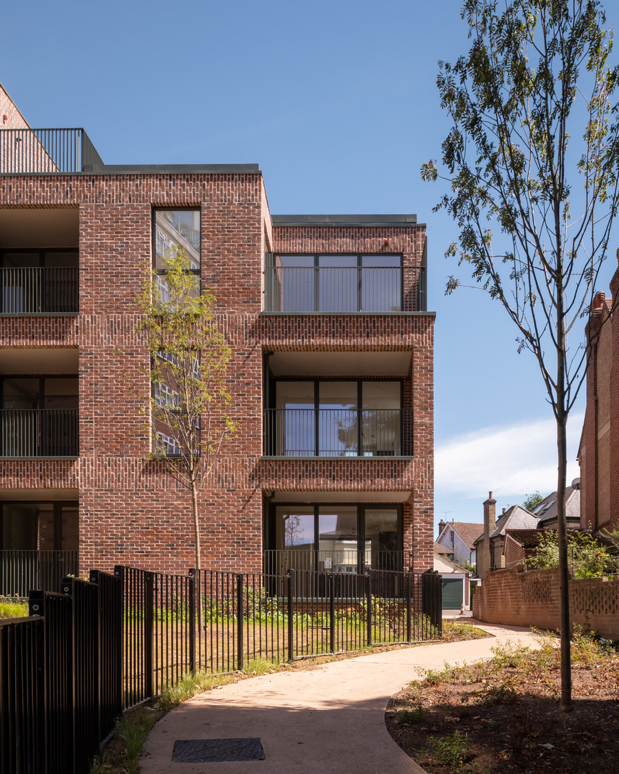 Heathfield Gardens for Brick by Brick and Common Ground Architecture by Mikhail Riches. Copyright Jim Stephenson 2020