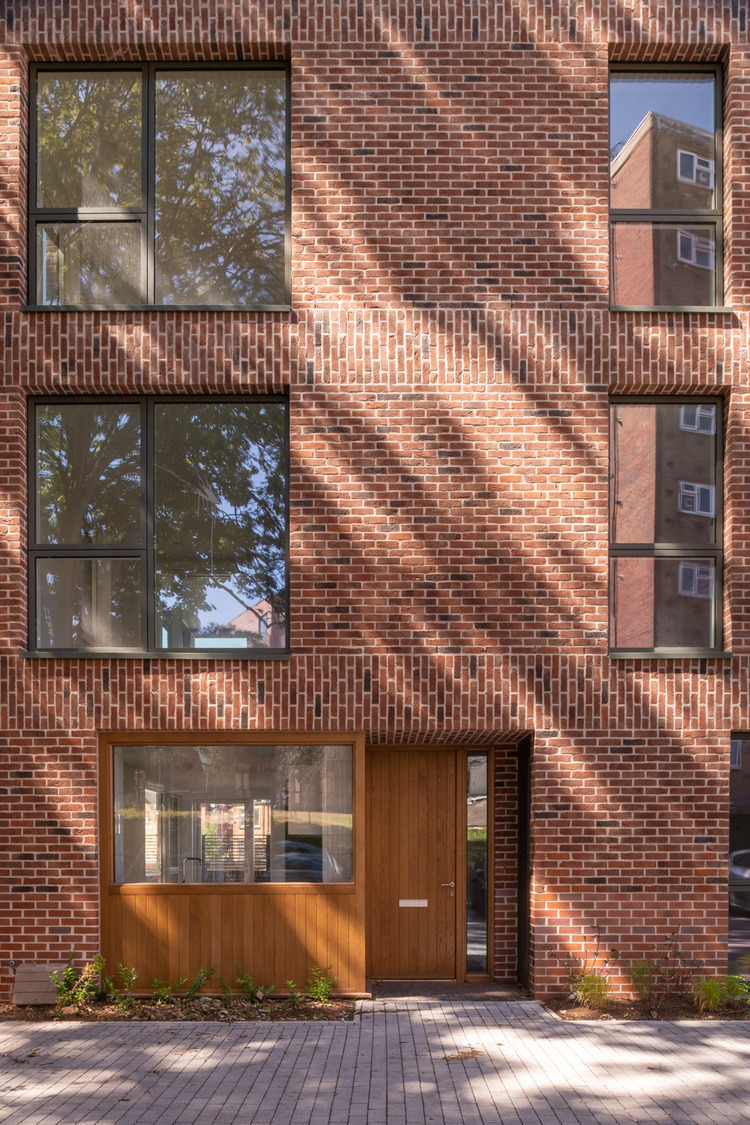 Heathfield Gardens for Brick by Brick and Common Ground Architecture by Mikhail Riches. Copyright Jim Stephenson 2020